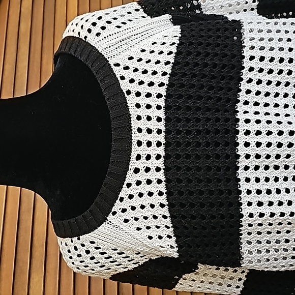 a.n.a a new approach white black color block lose knit sweater Plus 1X - Picture 2 of 7